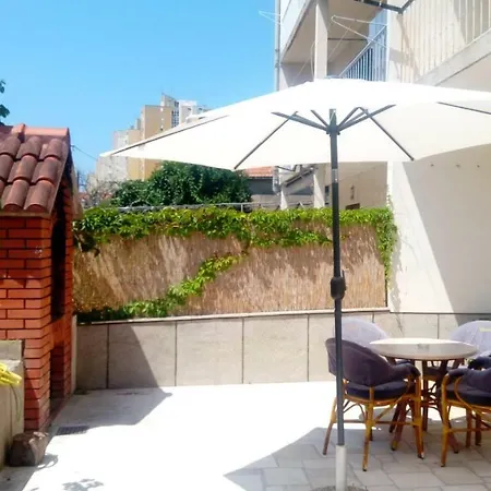Apartment Happy Split